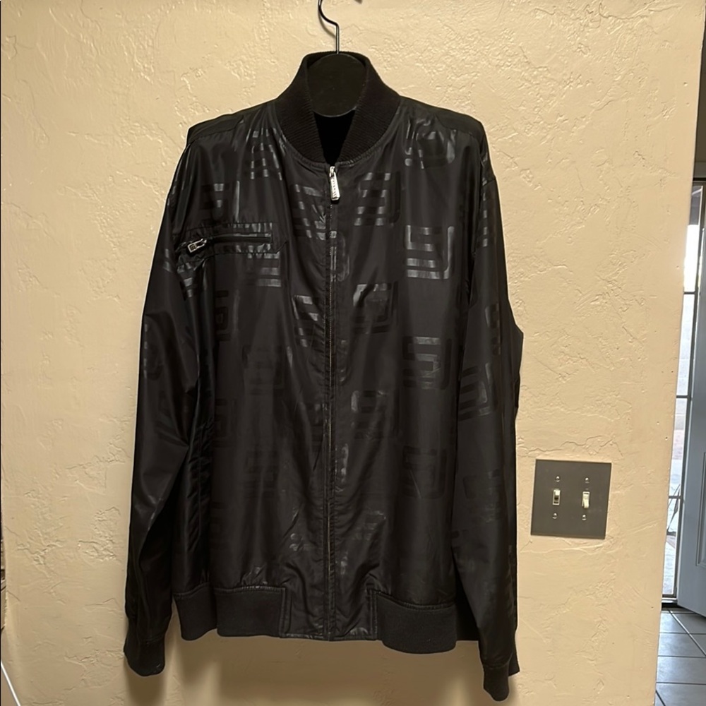 Stylish Black Jacket - image 1